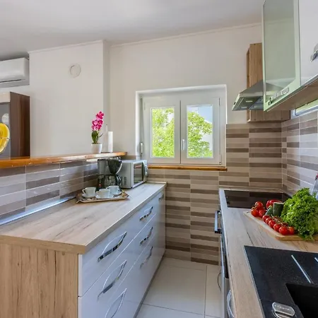 Apartment Ivona